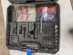 lot 404 image: Craftsman Mechanic Tool Set 937094, Project Source hex keys, midget wrench set