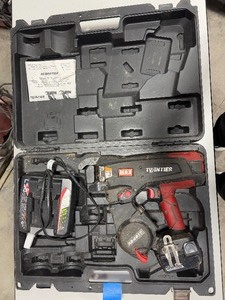 lot 85B image: Twintier RB441T Re-bar-tier rebar tying tool with Li-lon 5.0 battery & JC925A charger in case