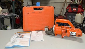 lot 6 image: Diamond BN PRODUCTS model DC-20WH Rebar cutter