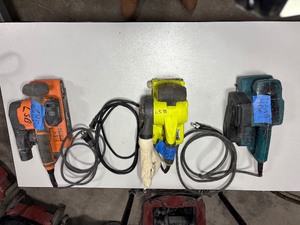 lot 482 image: (3) 3x18 corded Belt Sanders Ridgid R2740 Makita 9910 Ryobi BE319