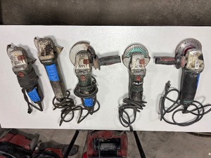 lot 477 image: (5) Metaba angle grinders some part numbers include WQ1000 5 angle grinder&WE14-125VS 4 125