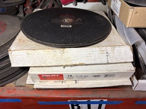 lot 560 image: (2 boxes) Hilti Metal Cutting Discs 12x532 (Box is marked 10). Grabber metal stud eater