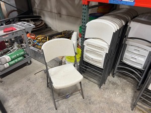 lot 421 image: (26) Lifetime Plastic folding chairs with rounded back