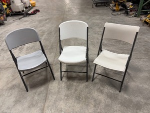 lot 423 image: (31) Folding chairs, various brands and styles