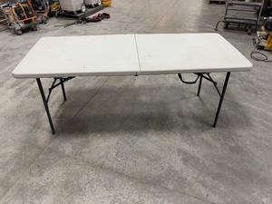 lot 424 image: (4) Fold-in-half tables