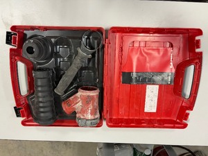 lot 434 image: Hilti TE DRS-B dust Removal system in case, includes a comfort handle.