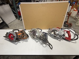 lot 594 image: Skilsaw SHD77M 7 14 Worm Drive Saw, HD77 Corded Worm Drive Saw, Ridgid 7 14 Worm Drive Saw