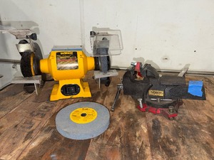 lot 575 image: DeWalt Bench 8 Grinder DW758, Dewalt Bench Grinding Wheel, Seber swivel Bench Vice
