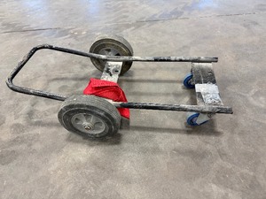 lot 580 image: Low profile dolly