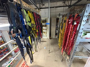 lot 617 image: Safety harnesses, some have 1 leg and some have 2