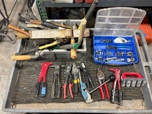 lot 637 image: Assorted tools hammers, wire cutters, rivet guns