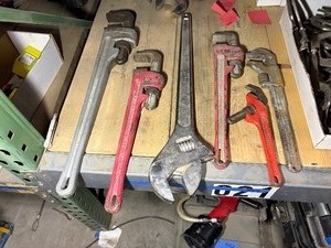 lot 640 image: Wrenches Husky, Ridgid hex pipe wrench
