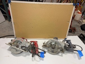 lot 608 image: (2) Skilsaws Mag 77 SHD77M 7 14 Corded Worm Drive Saw HD77 corded 7 14 worm drive saw