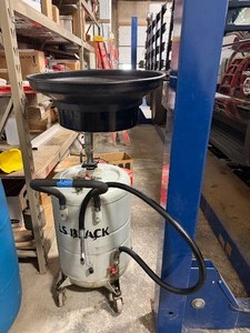 lot 599 image: Roughneck 2-in-1 Air-Operated Waste Oil Drainer, 24-Gallon Tank