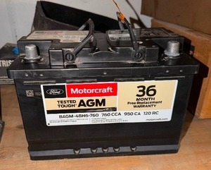 lot 600 image: Ford Motorcraft AGM 950 Vehicle battery BAGM-48H6-760