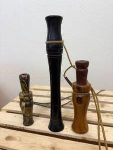 lot 15 image: Three hunting calls, buck Gardner, Lohman, and unnamed
