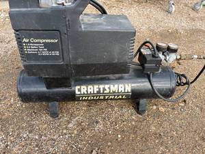 lot 22 image: Craftsman industrial 1.5 hp, 3-gallon tank air compressor