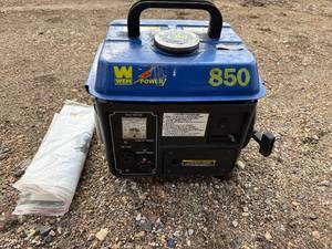 lot 37 image: Small 850 WEN generator