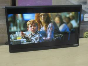 lot 17 image: 24-inch VIZIO D-Series 720p Smart TV with Apple AirPlay and Chromecast Built-in, Alexa Compatibility, D24h-J09,