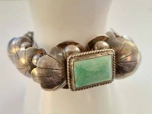 lot 31N image: Vintage Sterling Silver Bracelet with Green Quartz, 6.5 Inches Long