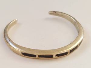 lot 41N image: Sterling Silver Onyx Cuff Bracelet Unmarked Unique Minimalist Design