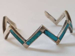 lot 55N image: Sterling Silver Turquoise Zig-Zag Bracelet, Unmarked, Unique Design