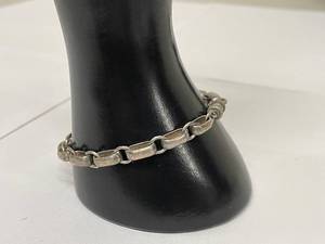 lot 100N image: Sterling Silver Bracelet 8 Inches Long 13.94g (Not Marked) Vintage Chain