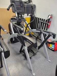lot 9 image: Life Fitness Arc Trainer (590931)