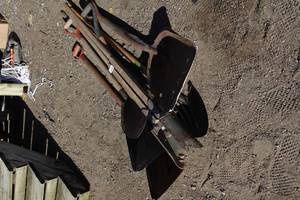 lot 326 image: Assorted Shovels, Post Hole Digger, Pitchfork