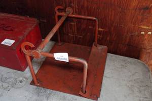 lot 354 image: Heavy Duty Dispenser Rack