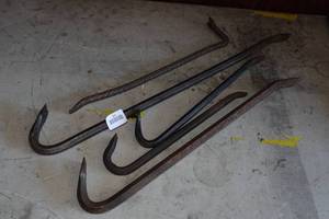 lot 351 image: Assorted Crow Bars