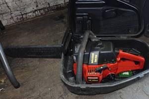 lot 347 image: Craftsman 42cc 18 Gas Chain Saw