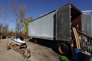 lot 3 image: 1978 Budd Company 28 6 Semi Trailer 148676E