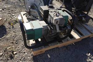 lot 321 image: Coleman Powermate 4000W Gas Generator