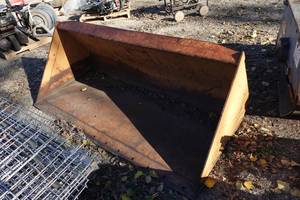 lot 6 image: Case Skid Steer Snow Bucket - 80