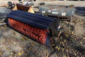 lot 4 image: Bobcat 68 Angle Broom Skid Steer Sweeper Attachment