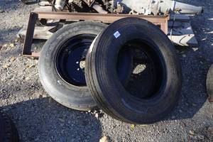 lot 315 image: Hankook Skid Steer Trailer Tires with Wheel - 21575R17.5