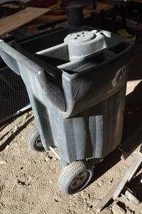 lot 307 image: Graco 25 Gallon Rolling Oil Transfer Barrel