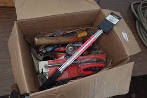 lot 272 image: Assorted Tools - Pliers, Hammers, Drivers