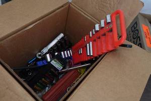 lot 278 image: Assorted Sockets - Craftsman, Pittsburgh