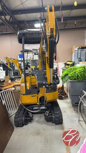 lot 25 image: CFG QK20R Mini Excavator