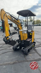 lot 26 image: CFG QH12R Mini Excavator