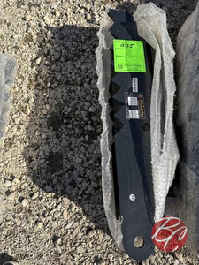 lot 205 image: Wolverine FCM-31-32IN Excavator Thumb