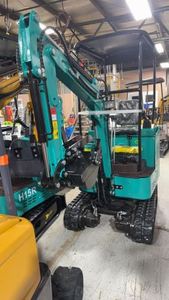 lot 17 image: CFG H15R Gas Mini Excavator