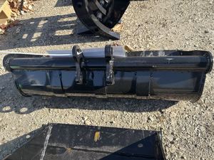 lot 81 image: CFG Industry 12EX-WD32B Bucket Attachment