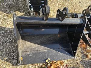 lot 178 image: CFG Industry 12EX-WD20B Bucket Attachment