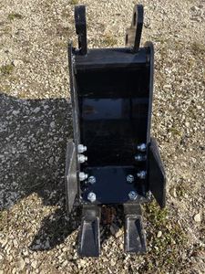 lot 179 image: CFG Industry 12EX-D08 Bucket Attachment