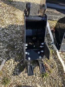 lot 273 image: CFG Industry 12EX-D08 Bucket Attachment