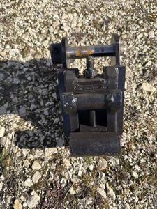 lot 281 image: CFG 12EX-WD20B Quick Hitch