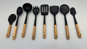 lot 28 image: Set of 7 MIB Silicone and Wood Kitchen Utensils - like newused condition